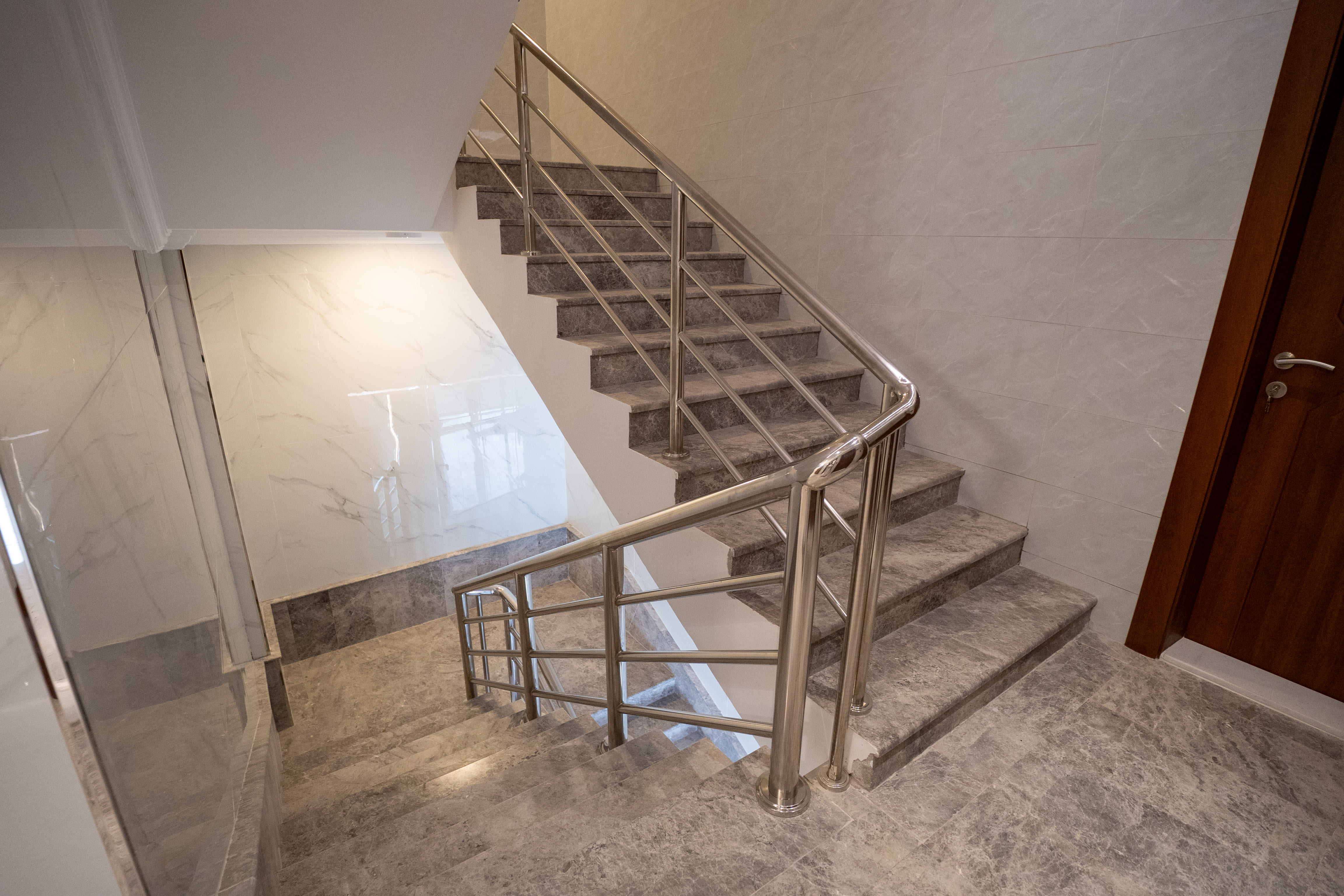 شقق فاخرة بحي السلامة